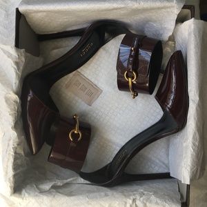 Authentic Gucci Burgundy Ursula Sandal 40.5